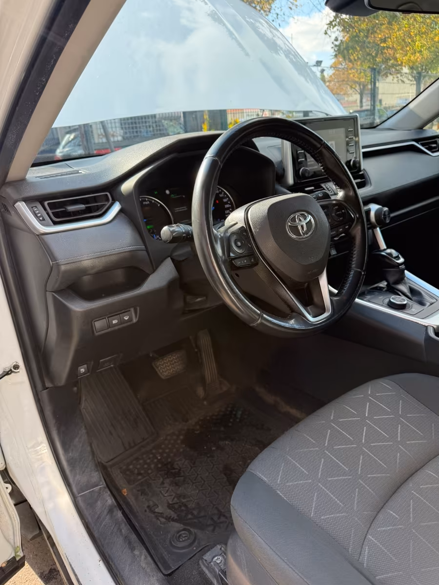 RAV4 Hybrid фото 2